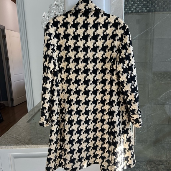 Alice + Olivia Stefan Notch Collar Coat Black Almond - Picture 13 of 13